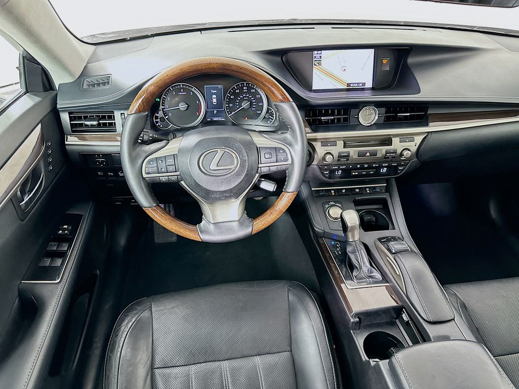 Thumbnail: 2017 Lexus ES - 23