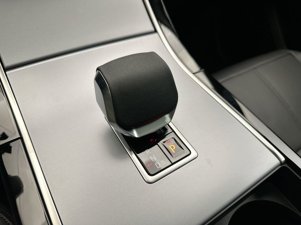 2025 Land Rover Range Rover Velar S 18