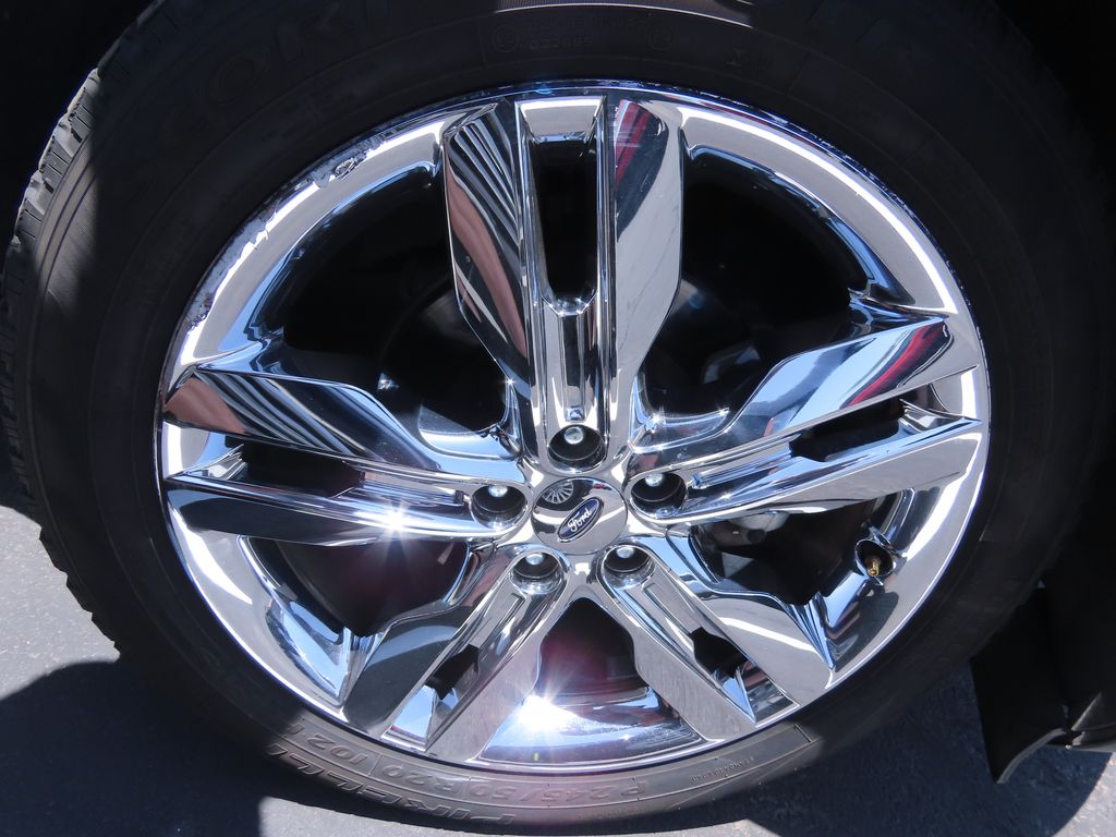 Thumbnail: 2011 Ford Edge - 18