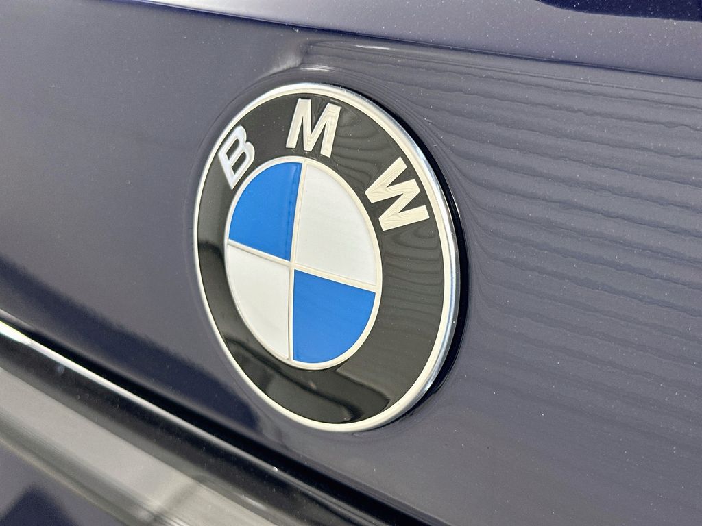 Thumbnail: 2027 BMW X7 - 22