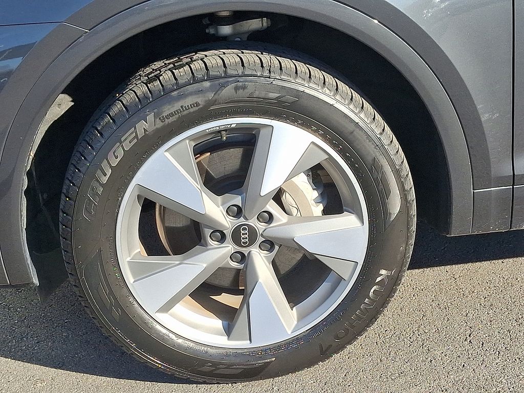 Thumbnail: 2023 Audi Q5 - 8