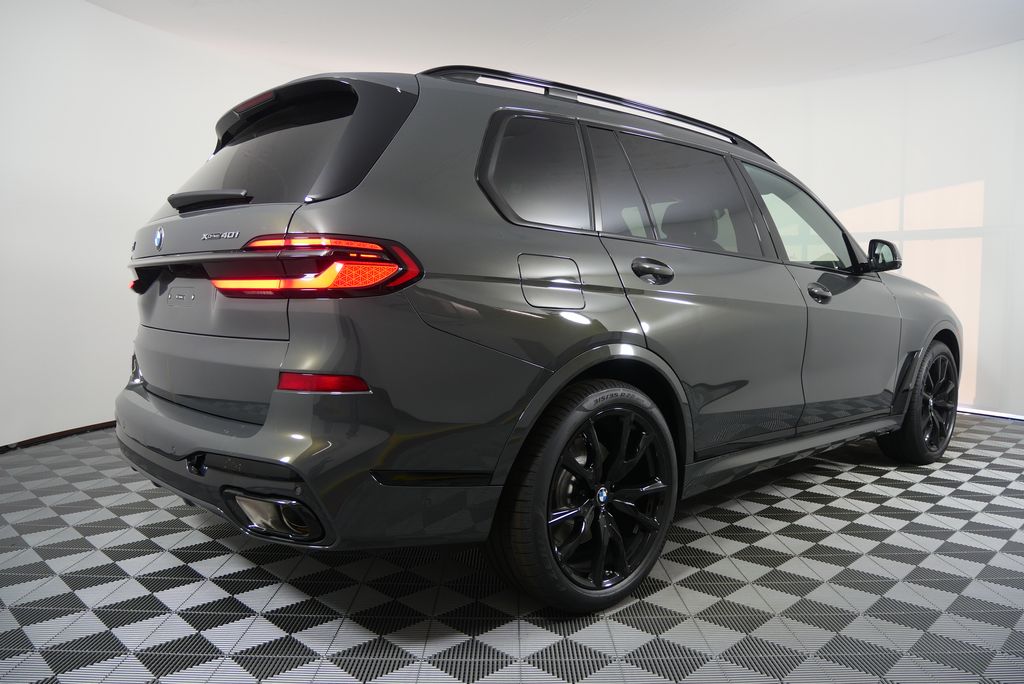 Thumbnail: 2026 BMW X7 - 3
