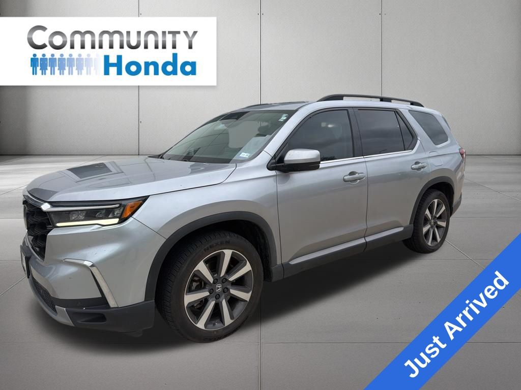 2024 Honda Pilot Touring  at Community Honda