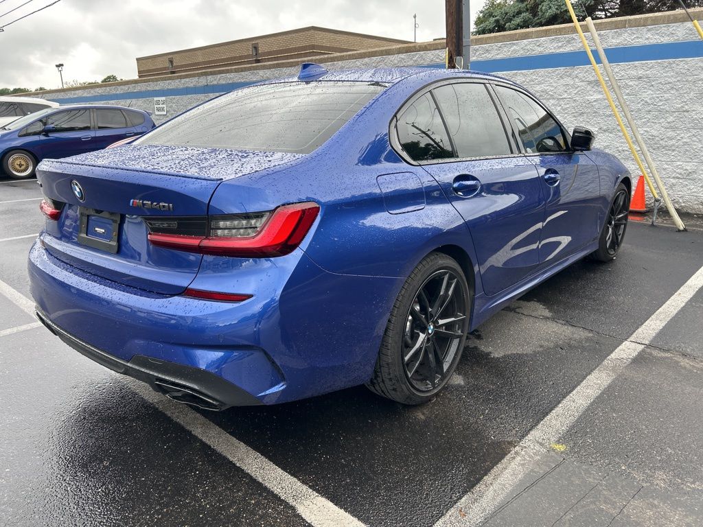 Thumbnail: 2022 BMW 3 Series - 3