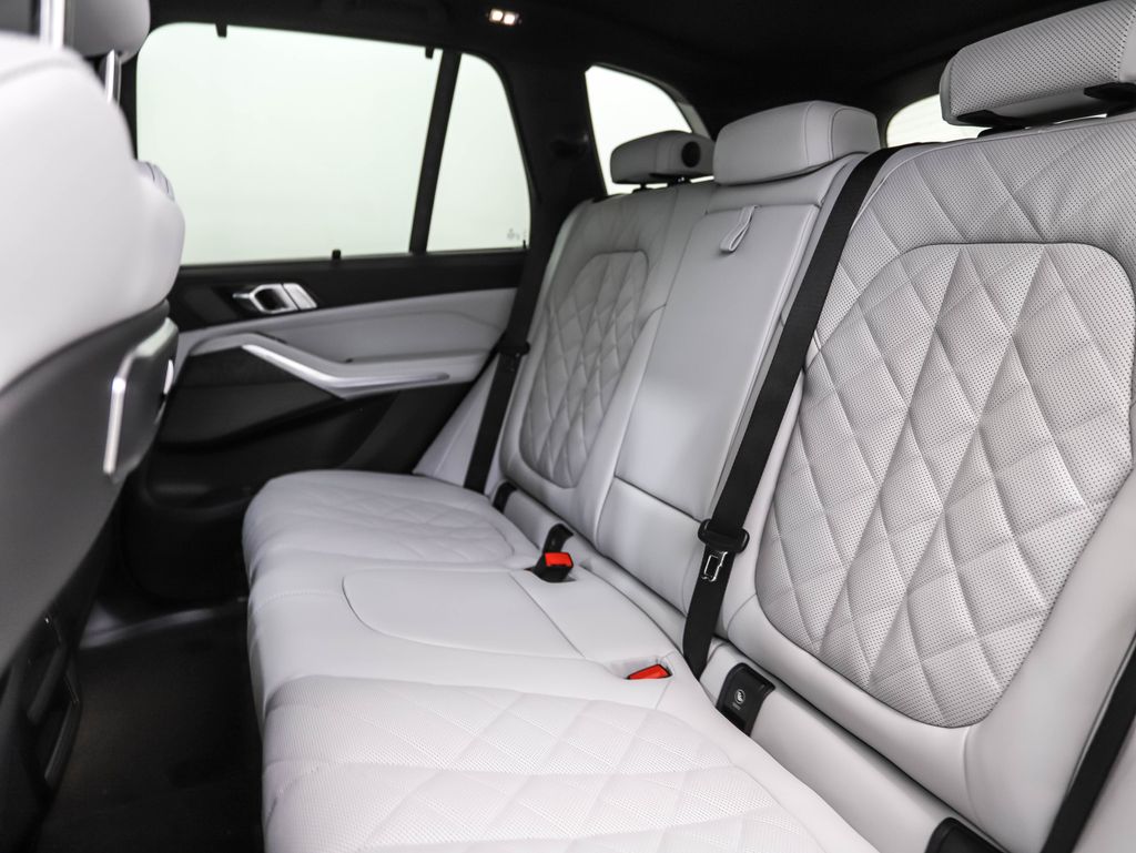 Thumbnail: 2026 BMW X5 - 23