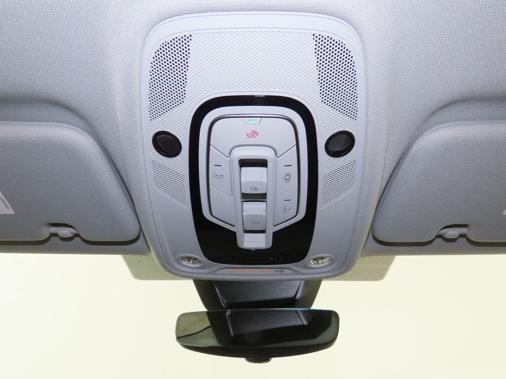 Thumbnail: 2025 Audi Q8 - 24