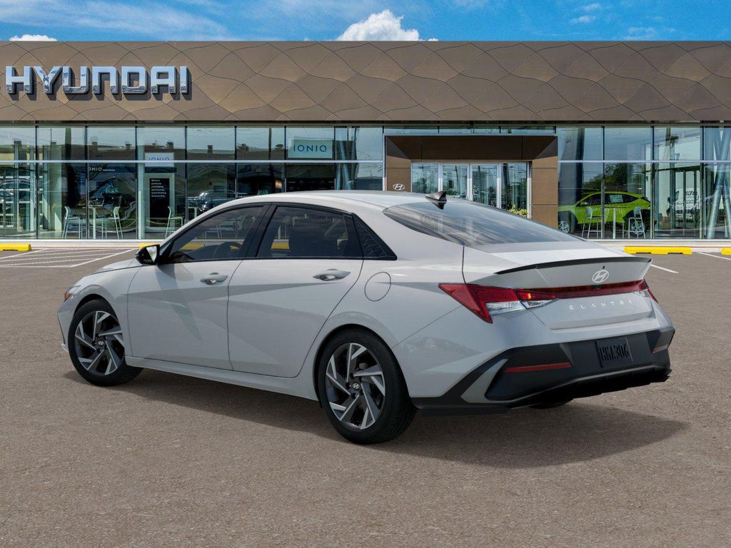 2025 Hyundai Elantra Sport 5