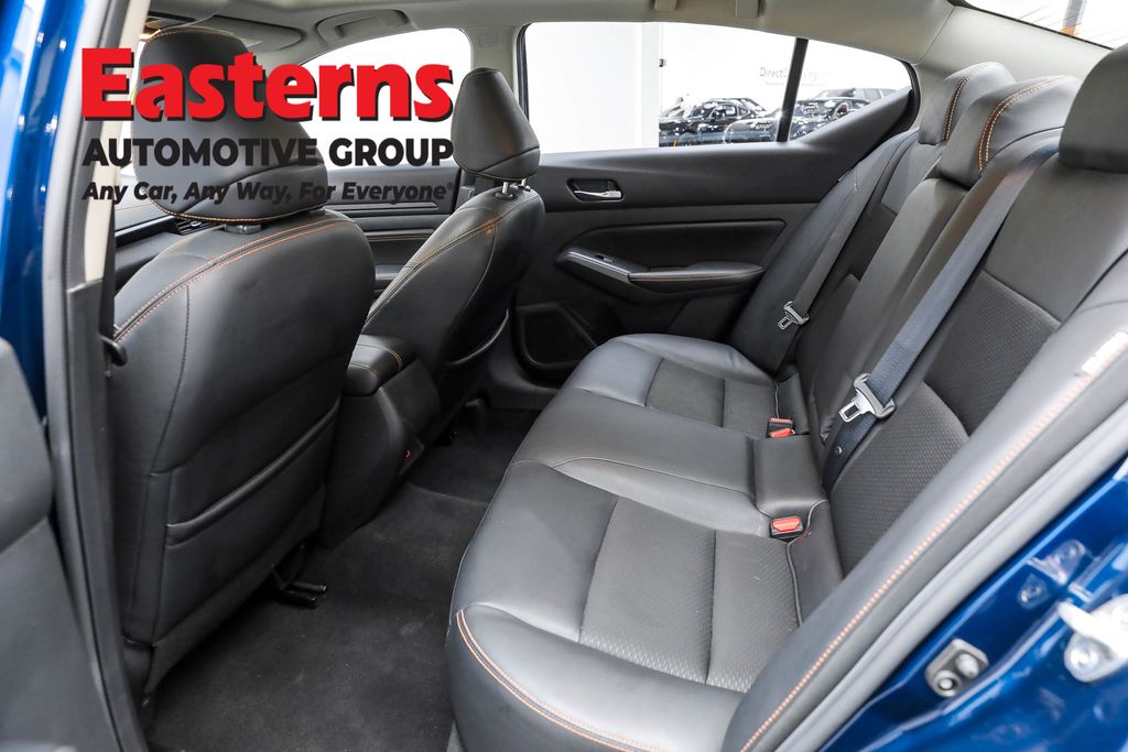 Used 2021 Blue Nissan 2.5 SR image 21