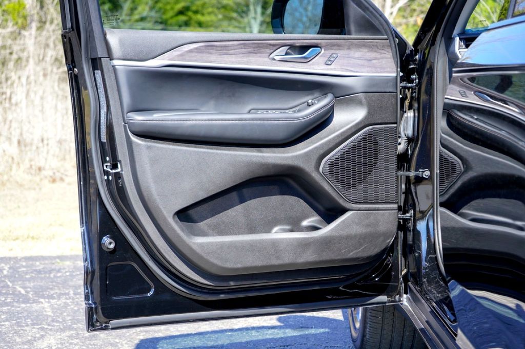 Used Car 2023 Jeep Grand Cherokee L  Limited For Sale Under $35,000 In Taylor, Texas