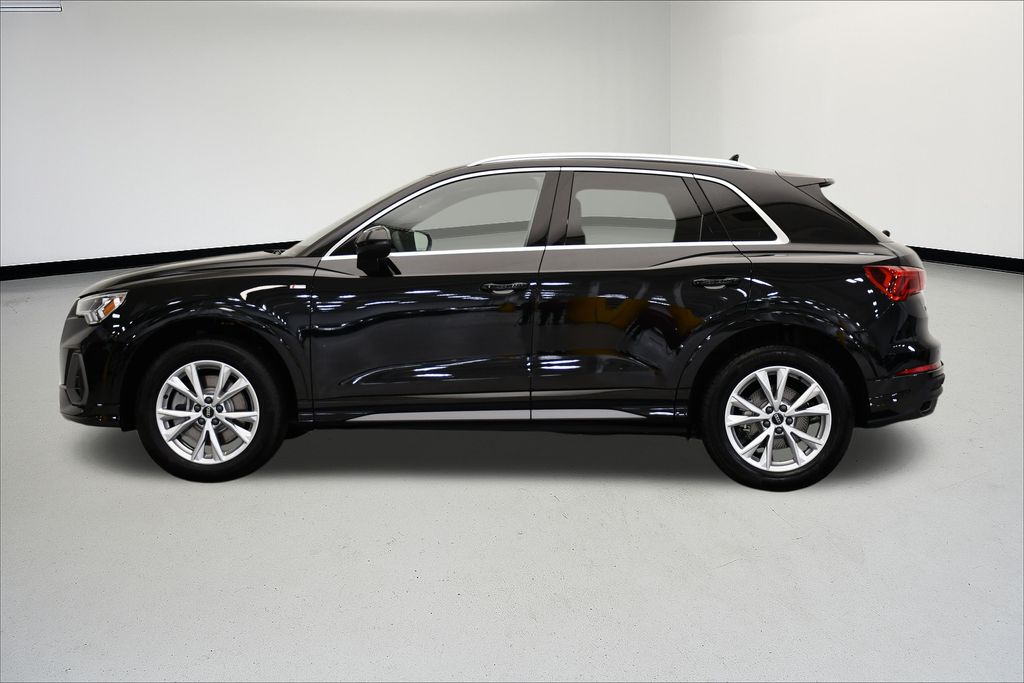 Thumbnail: 2025 Audi Q3 - 2