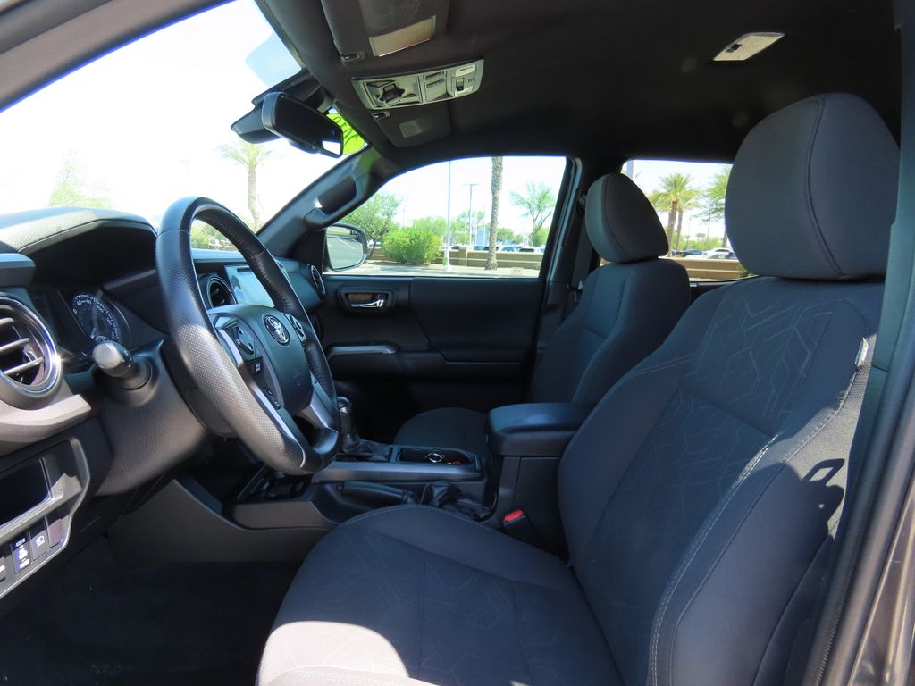 2018 Toyota Tacoma Limited 18