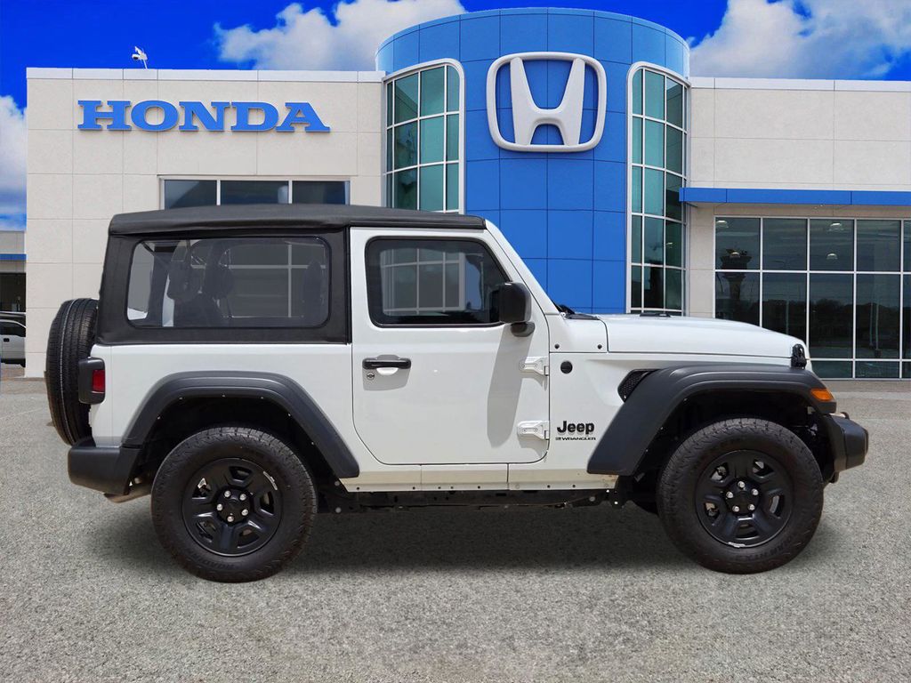 Used 2025 Jeep Wrangler SUV