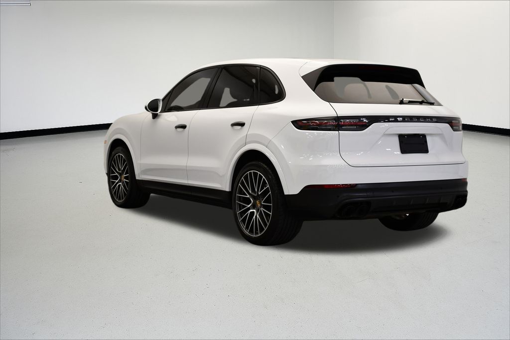 Thumbnail: 2022 Porsche Cayenne - 3
