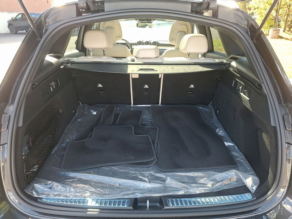 Thumbnail: 2025 Mercedes-Benz GLC - 27