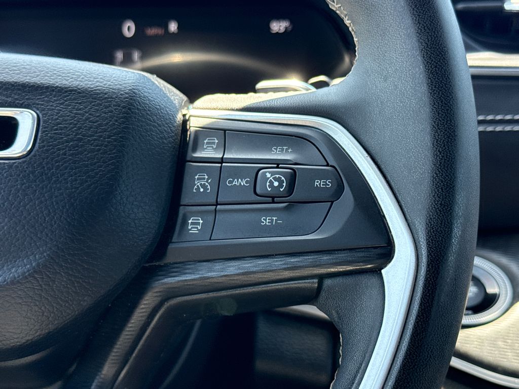 Used 2023 Jeep Grand Cherokee SUV