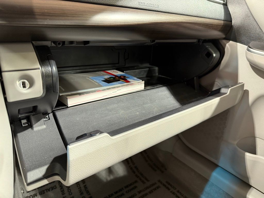 Thumbnail: 2015 Toyota Camry - 26