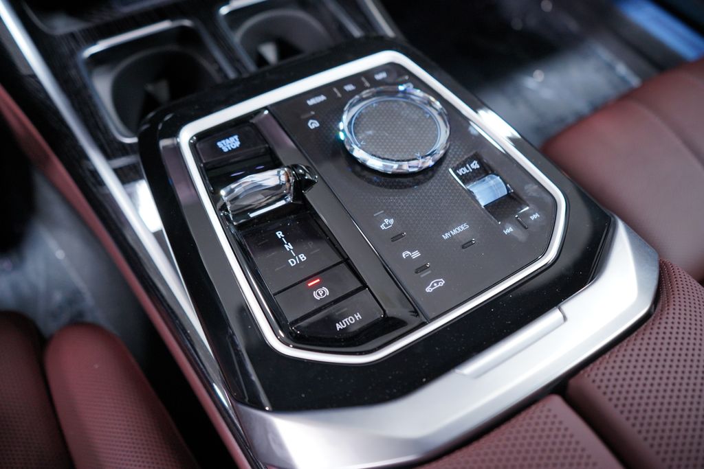 Thumbnail: 2026 BMW i7 - 11