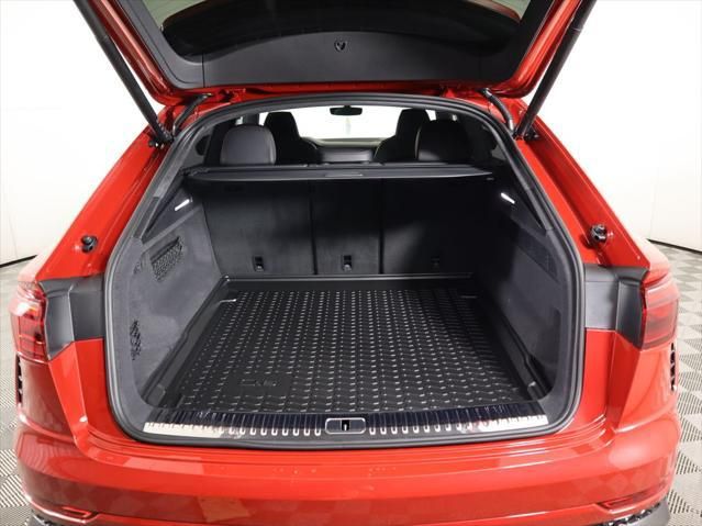 Thumbnail: 2026 Audi RS Q8 - 30