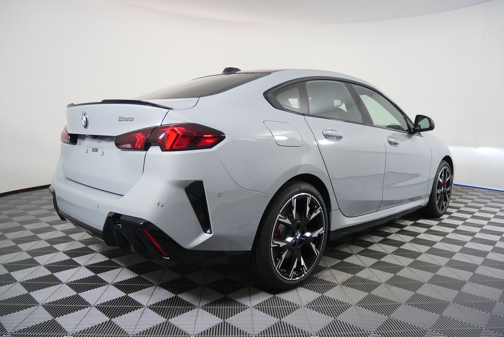 Thumbnail: 2026 BMW 2 Series - 3