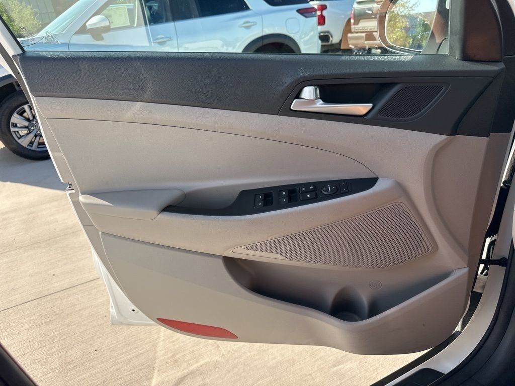2021 White Cream Hyundai Tucson Value FWD SUV