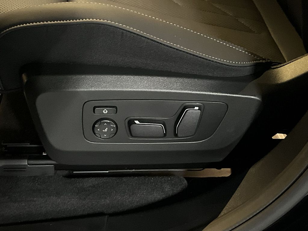 Thumbnail: 2026 BMW X3 - 12