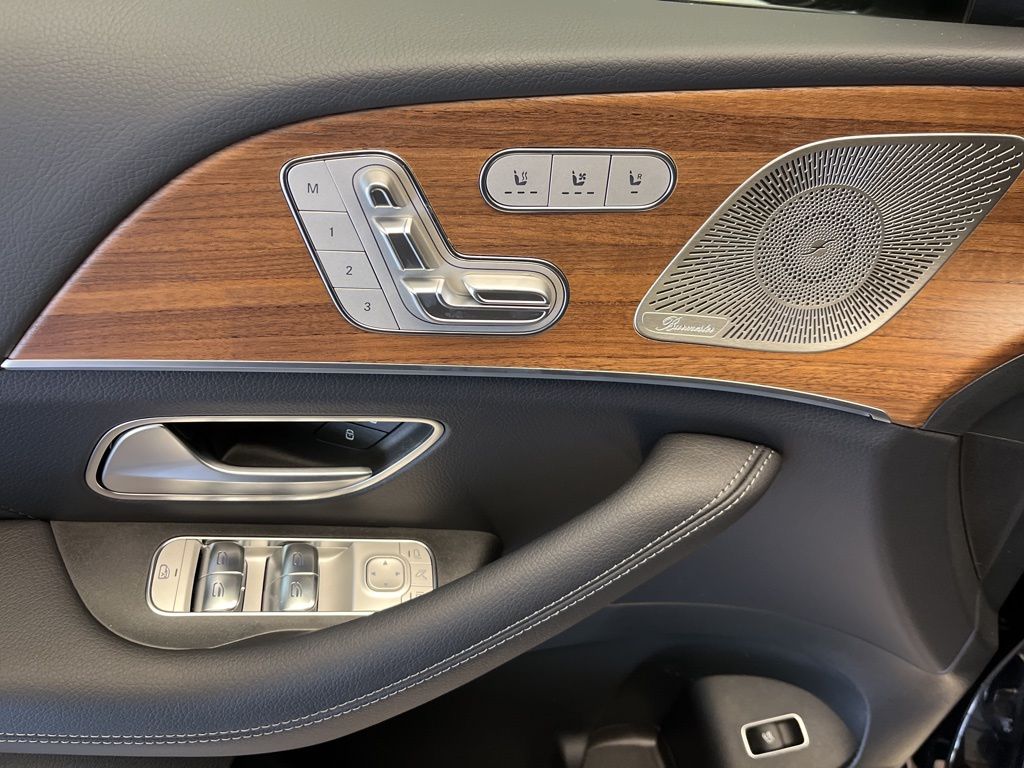 Thumbnail: 2026 Mercedes-Benz GLS - 12