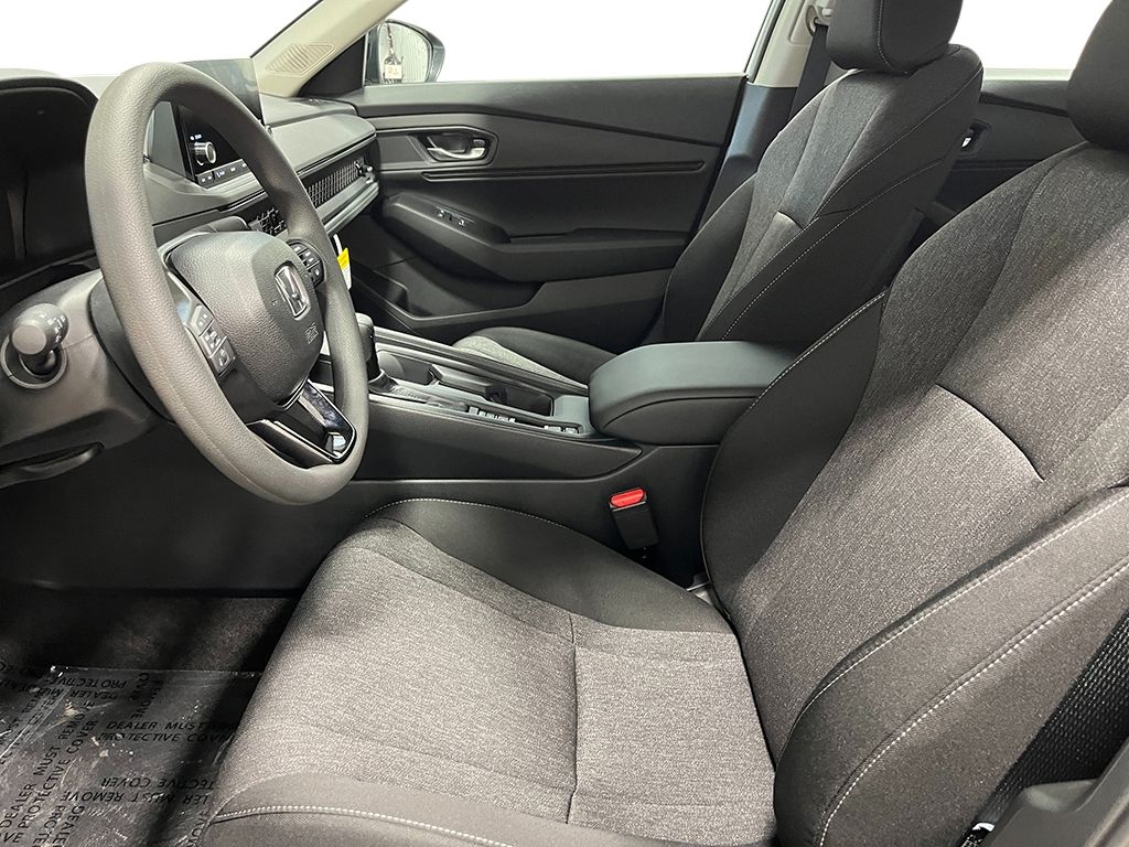 2025 Honda Accord SE - Photo 11