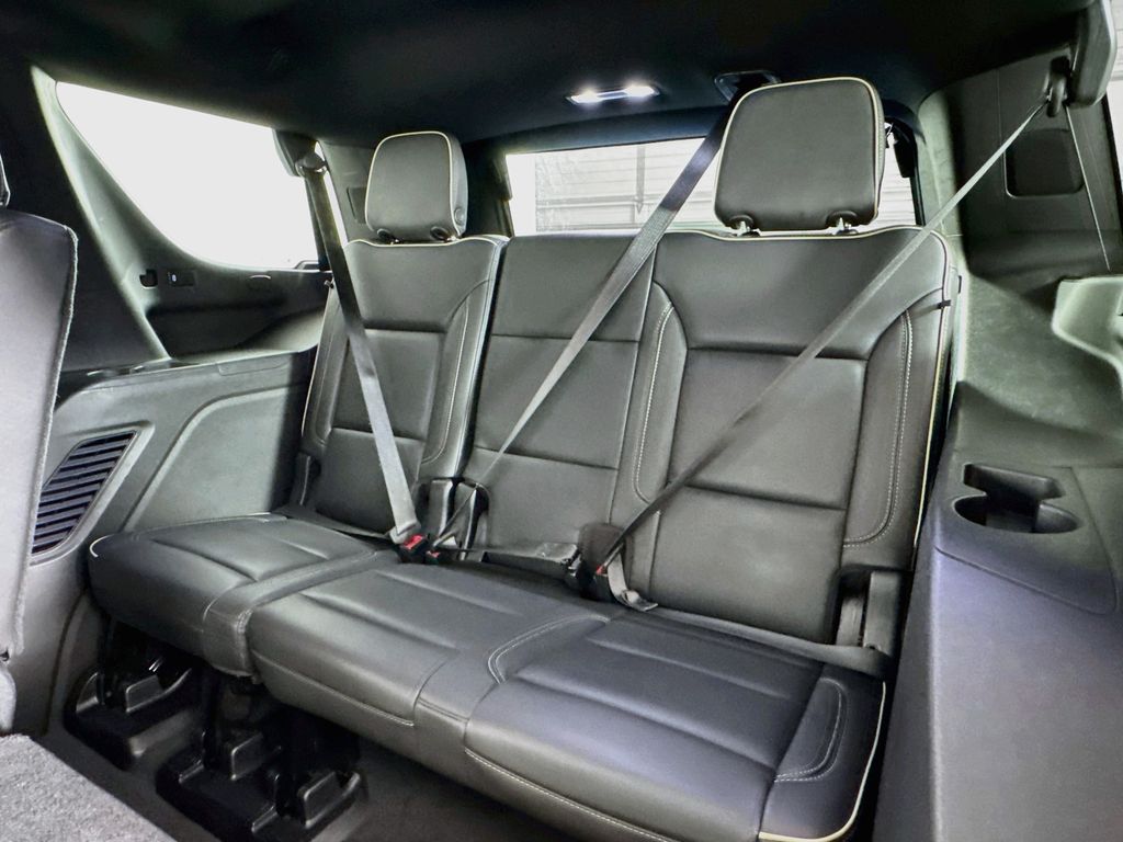 2021 GMC Yukon SLT - Photo 12