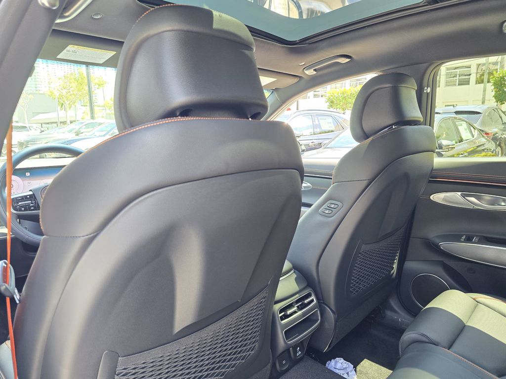 2026 GENESIS GV70 Sport Advanced - Photo 11