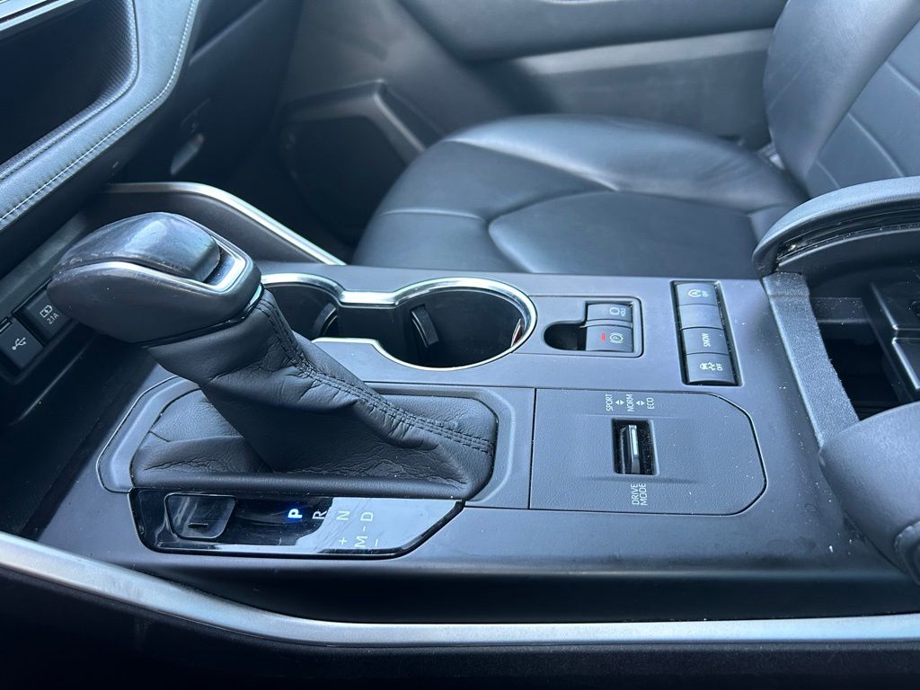 Thumbnail: 2020 Toyota Highlander - 22