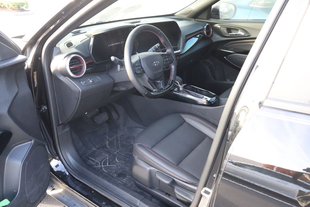 Thumbnail: 2024 Chevrolet Trax - 11