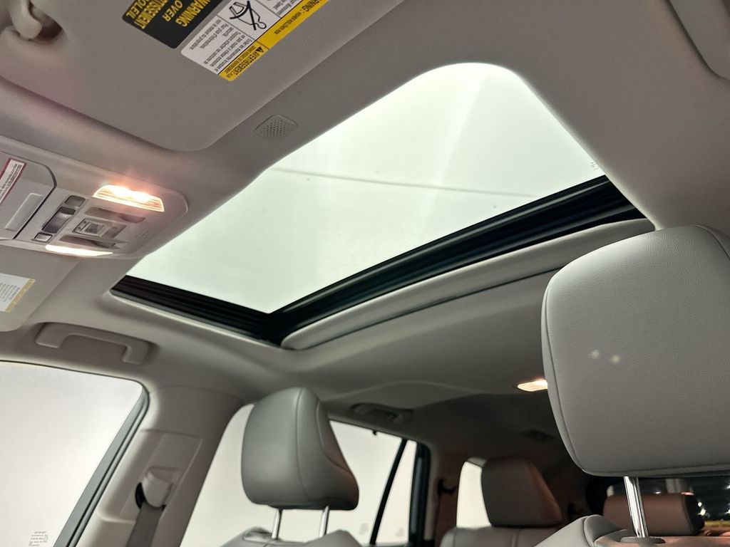 Thumbnail: 2021 Toyota Highlander - 11