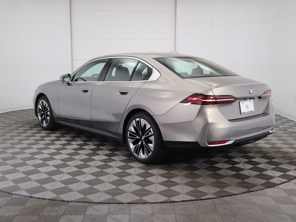 Thumbnail: 2025 BMW 5 Series - 7