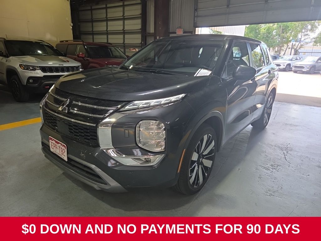 Gray 2025 Mitsubishi Outlander SUV / Crossover Front-Wheel Drive Continuously Variable Transmission