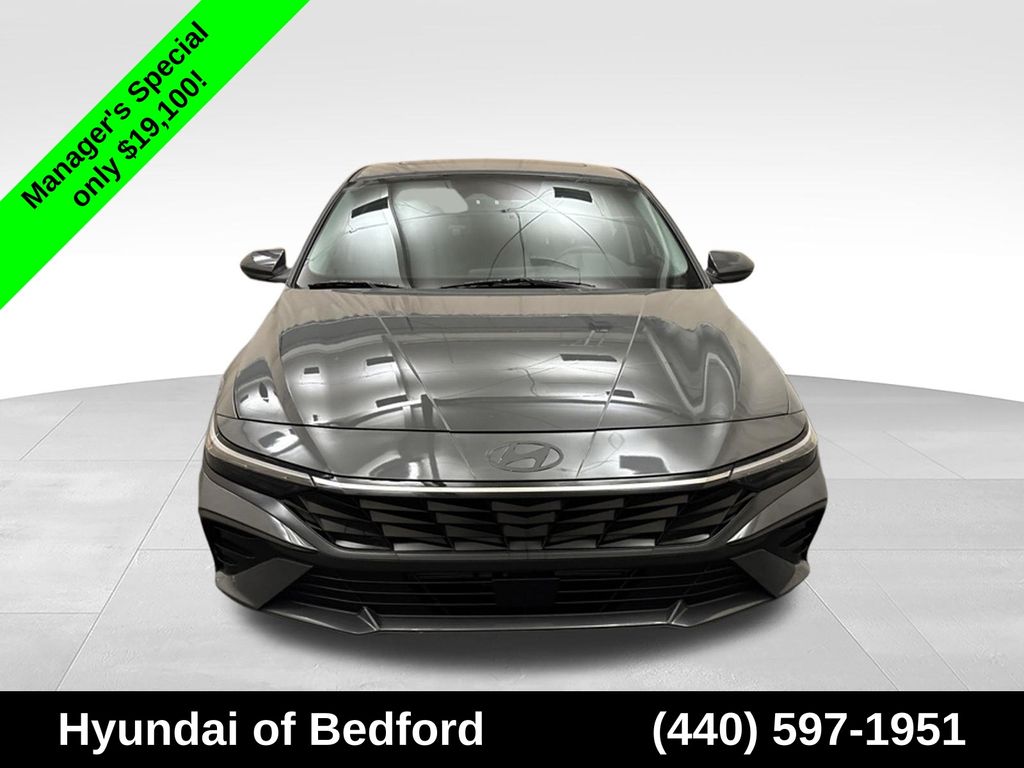 2024 Hyundai Elantra SEL - Image 2