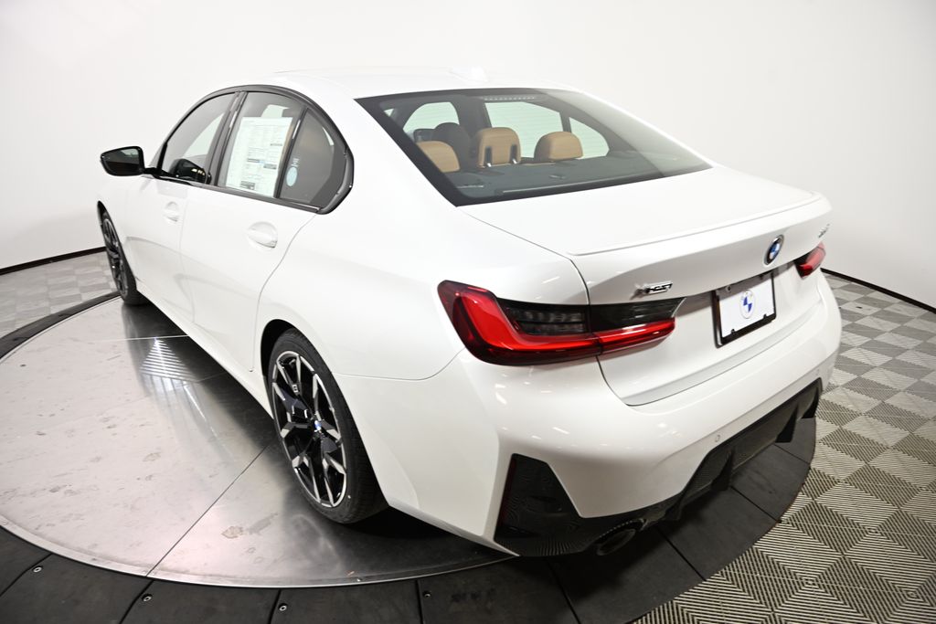 Thumbnail: 2026 BMW 3 Series - 3