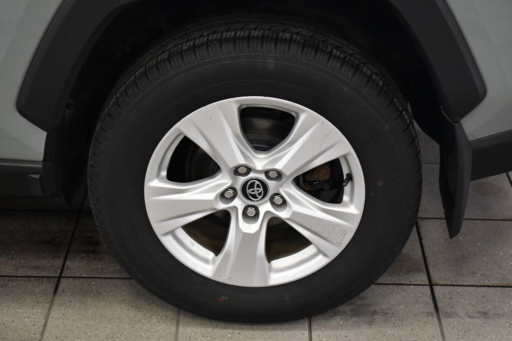 Thumbnail: 2021 Toyota RAV4 - 14