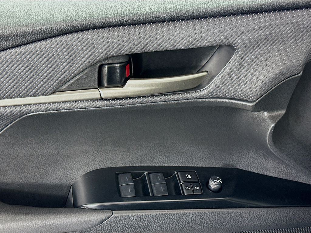 Thumbnail: 2025 Toyota Camry - 17