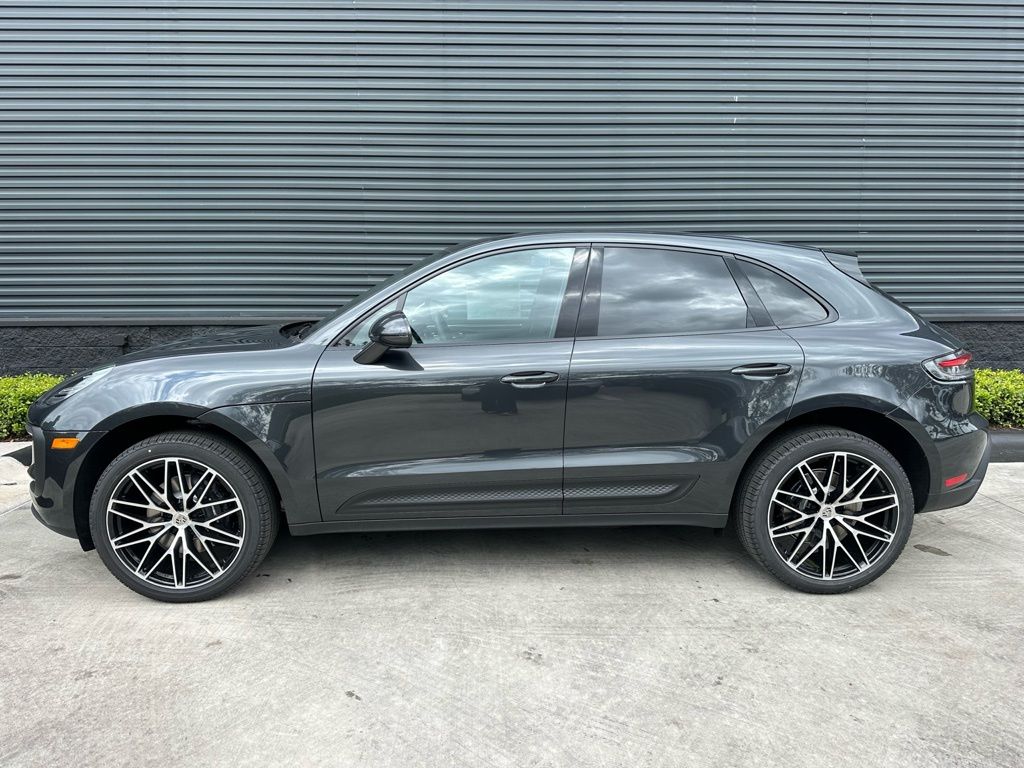 Thumbnail: 2026 Porsche Macan - 2