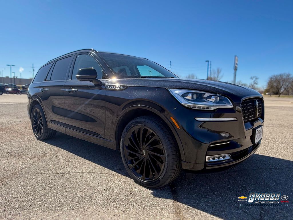 Black Metallic 2023 Lincoln Aviator Reserve AWD SUV / Crossover All-Wheel Drive Automatic