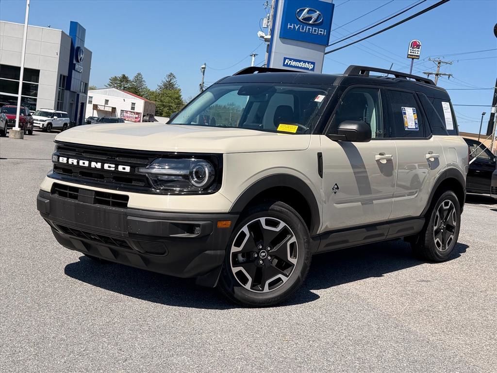 Desert Sand 2024 Ford Bronco Sport Outer Banks AWD SUV / Crossover All-Wheel Drive 8-Speed Automatic