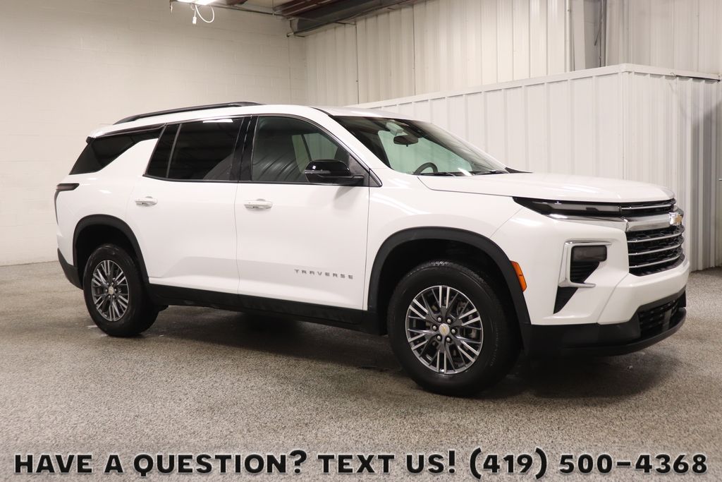 Summit White 2026 Chevrolet Traverse SUV / Crossover Four-Wheel Drive 8-Speed Automatic