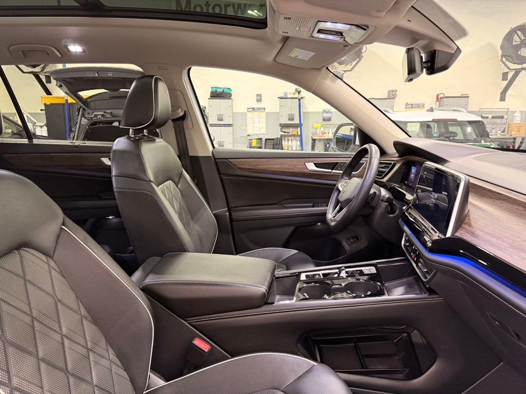 Thumbnail: 2024 Volkswagen Atlas - 30