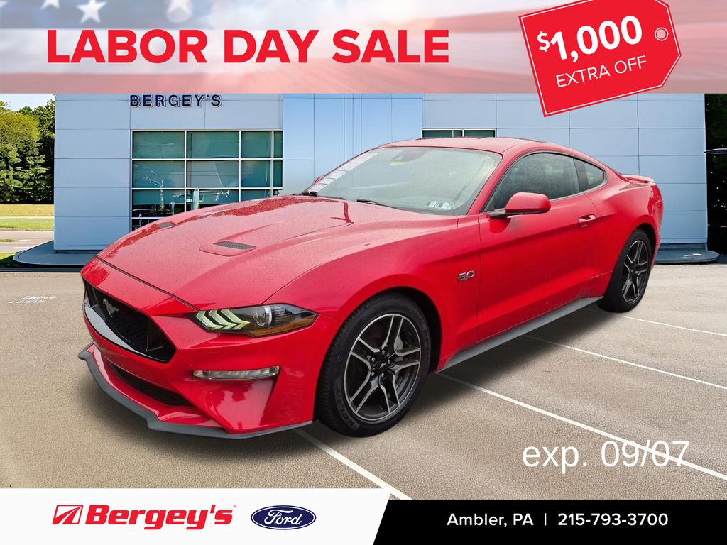 2021 Ford Mustang Rojo (Race Red) Coupé Tracción trasera 10 velocidades Automática