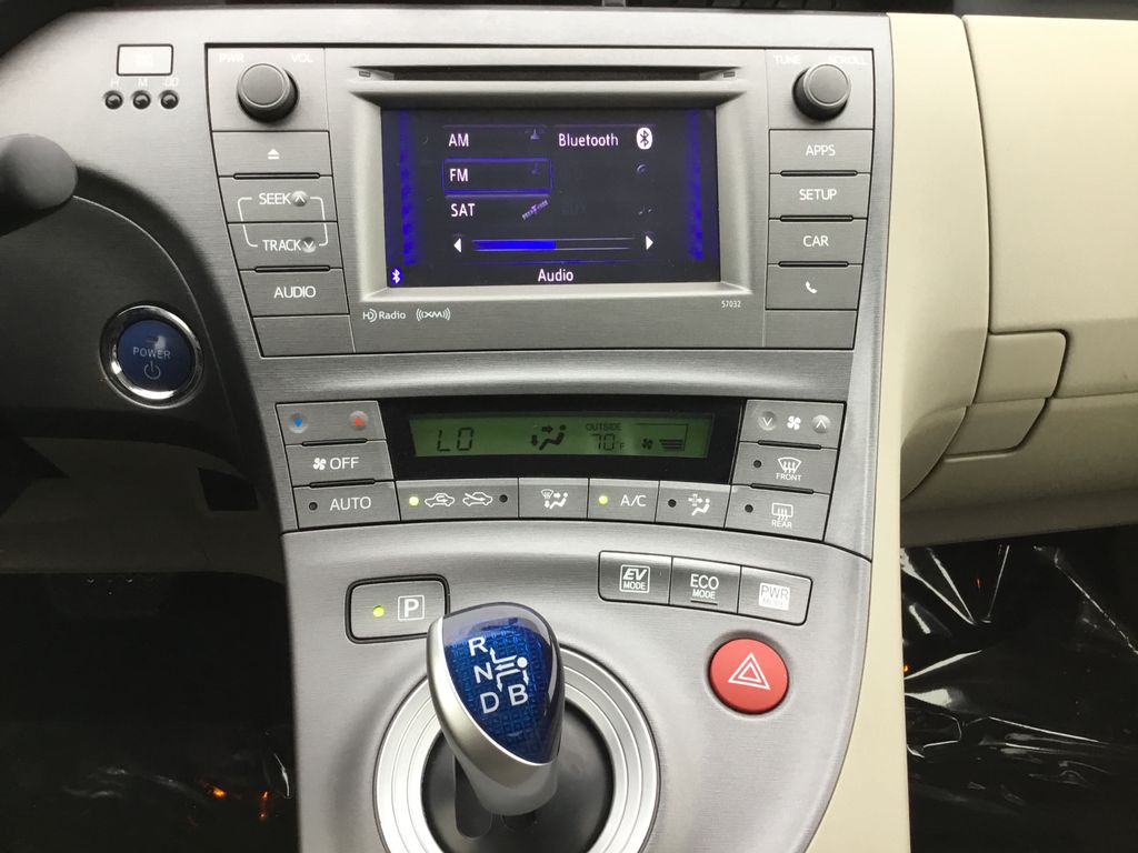 Thumbnail: 2013 Toyota Prius - 21