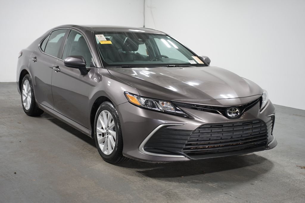 2021 Toyota Camry LE 3