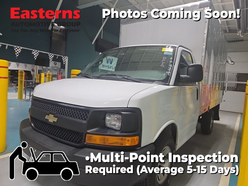 Summit White 2017 Chevrolet Express Chassis Van Rear-Wheel Drive 6-Speed Automatic Overdrive