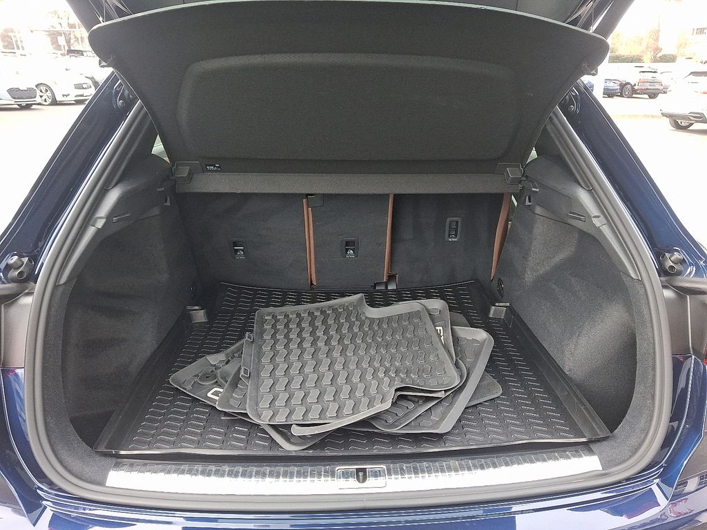 Thumbnail: 2022 Audi Q3 - 29