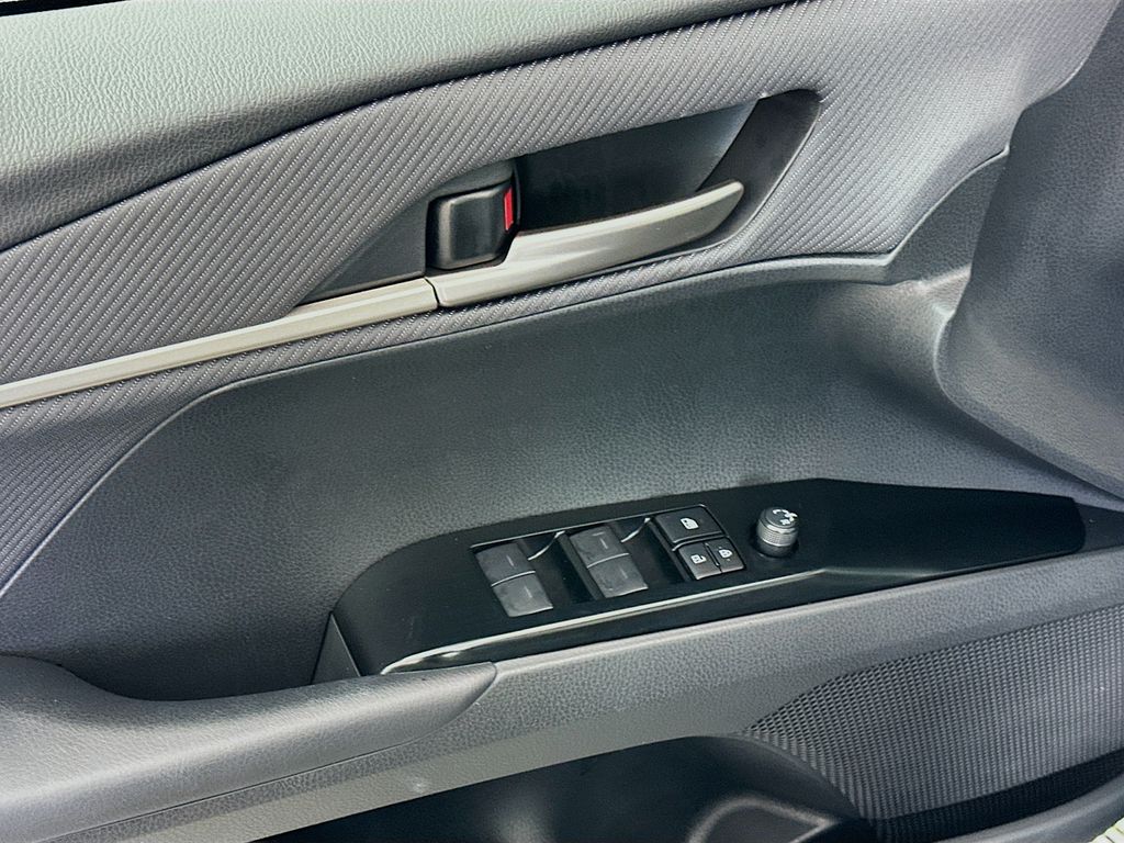 Thumbnail: 2025 Toyota Camry - 17