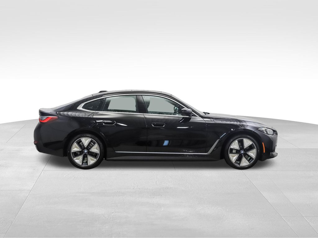 Thumbnail: 2026 BMW i4 - 6